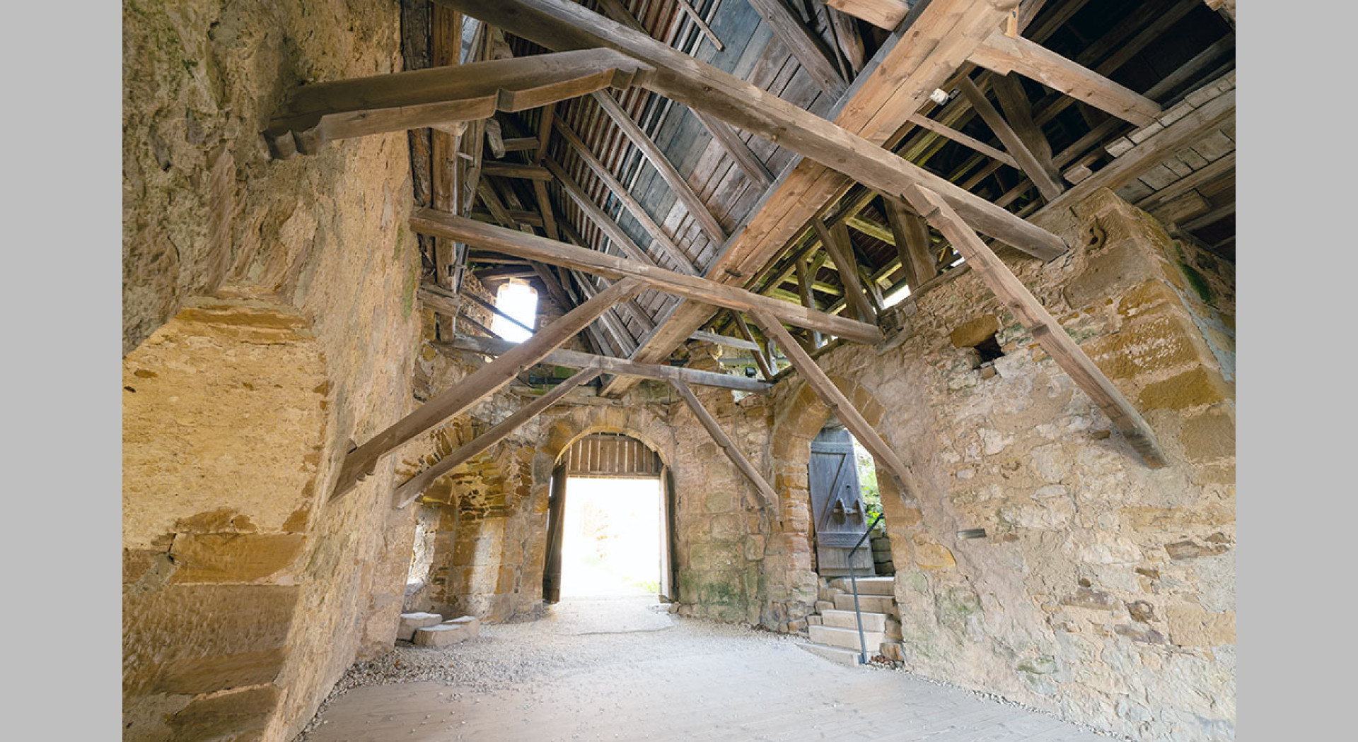 Unterer Innenhof, Outdoor DIE BURG | Burg Hohenrechberg