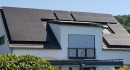 Dach mit PV Anlage